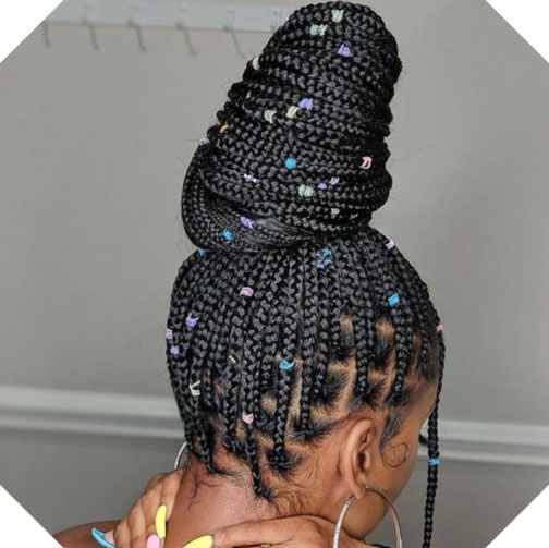Halloween Party Hairstyles - Knotless Braids